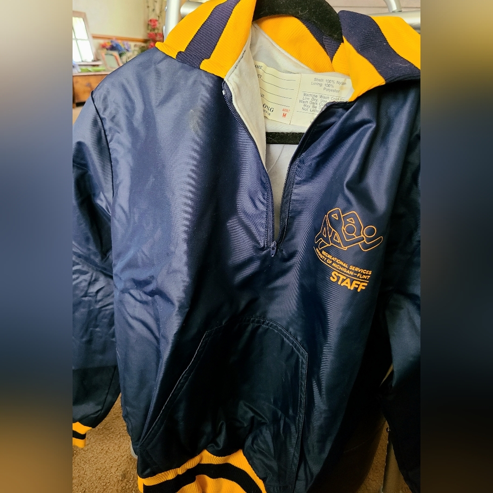Vintage, New Univ. Michigan-Flint. Pullover zip up, kangaroo pockets.   Unisex